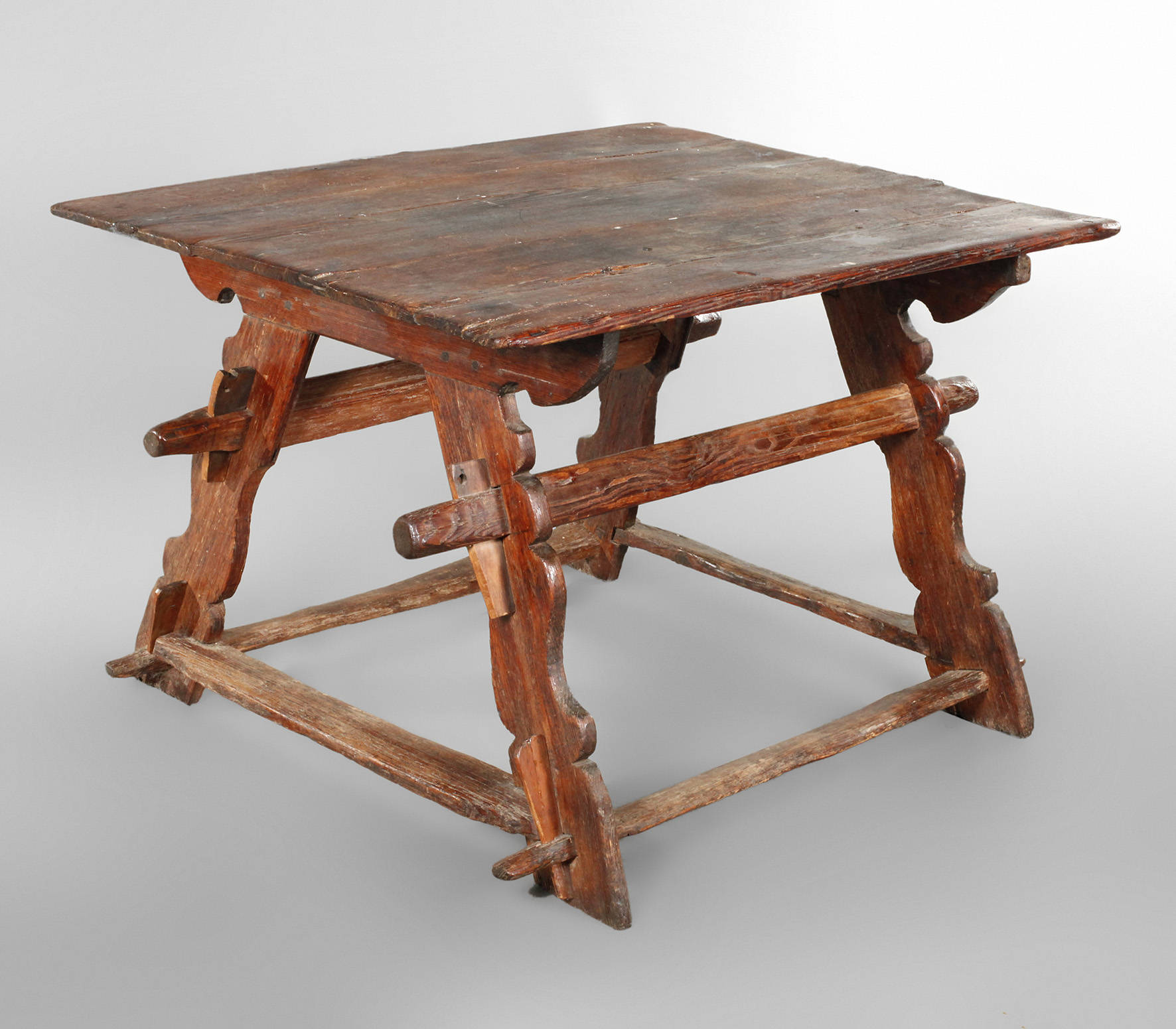 Rustikaler Bauerntisch