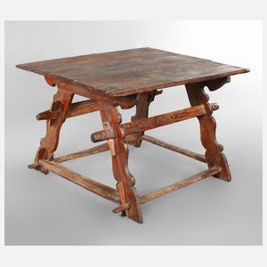 Rustikaler Bauerntisch