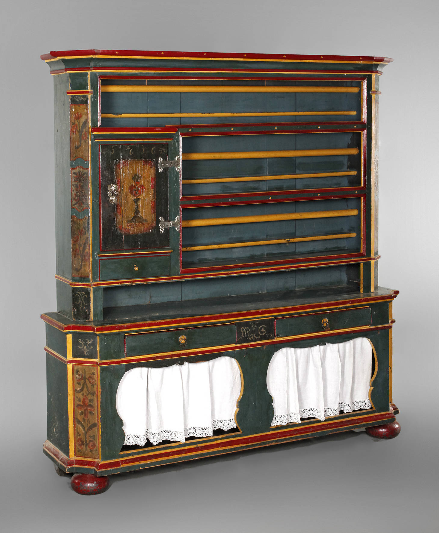 Bäuerlicher Regalschrank