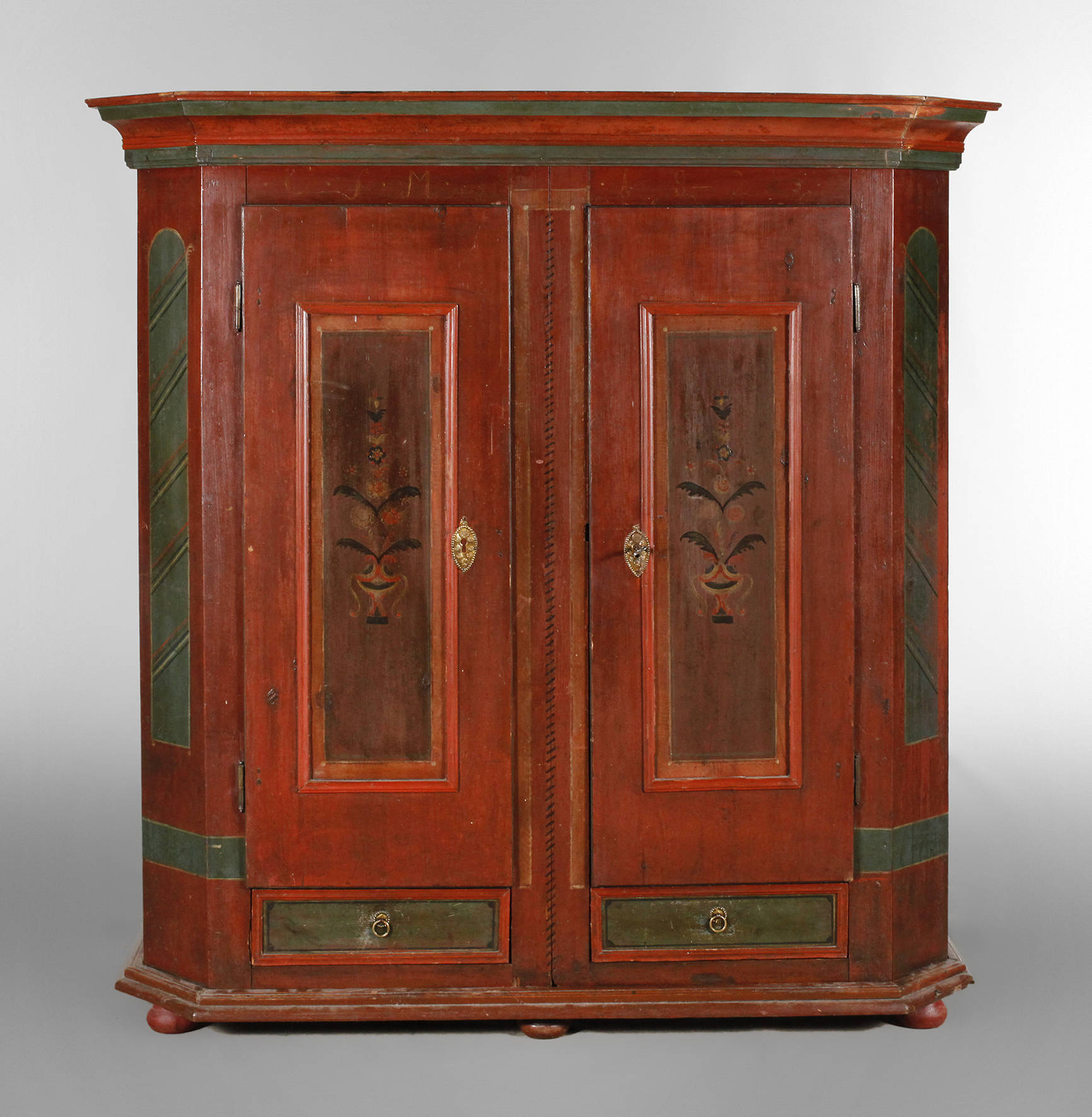 Kleiner Bauernschrank