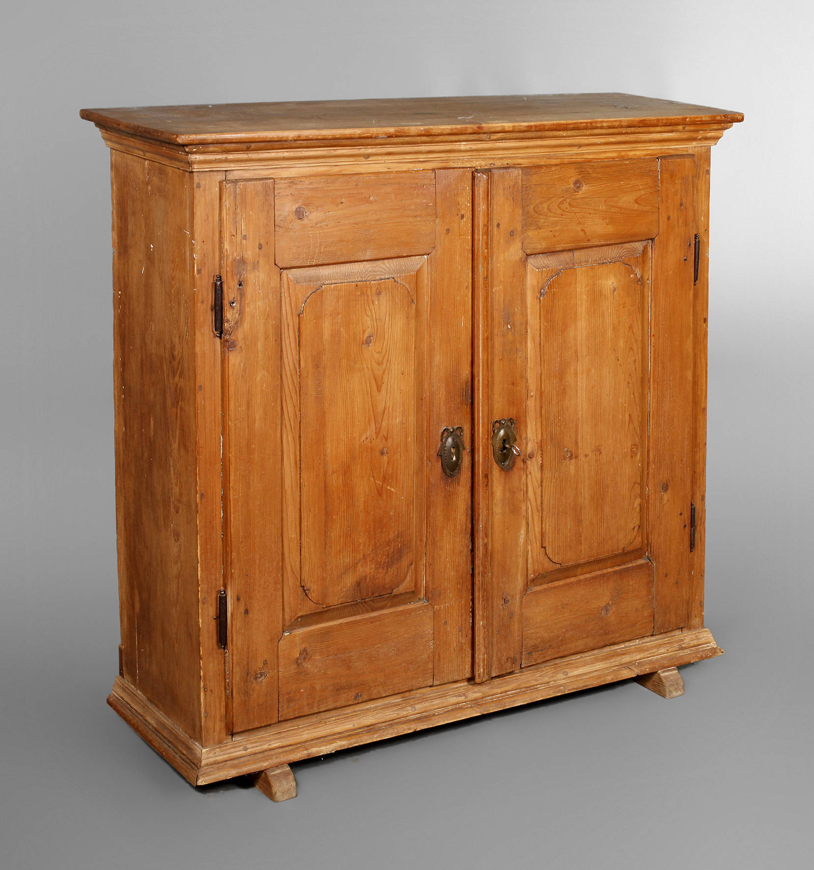 Bäuerlicher Halbschrank