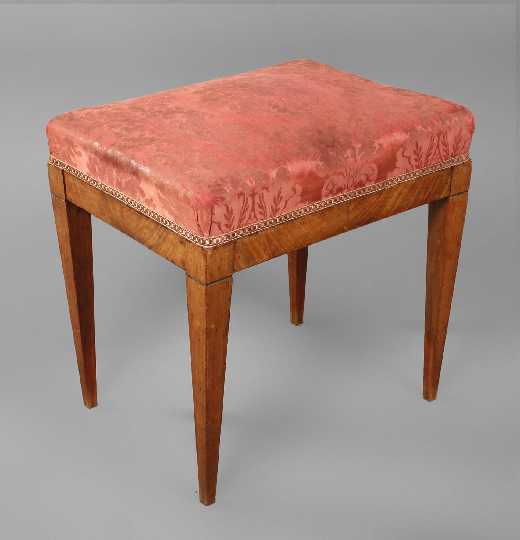 Klassizistischer Hocker