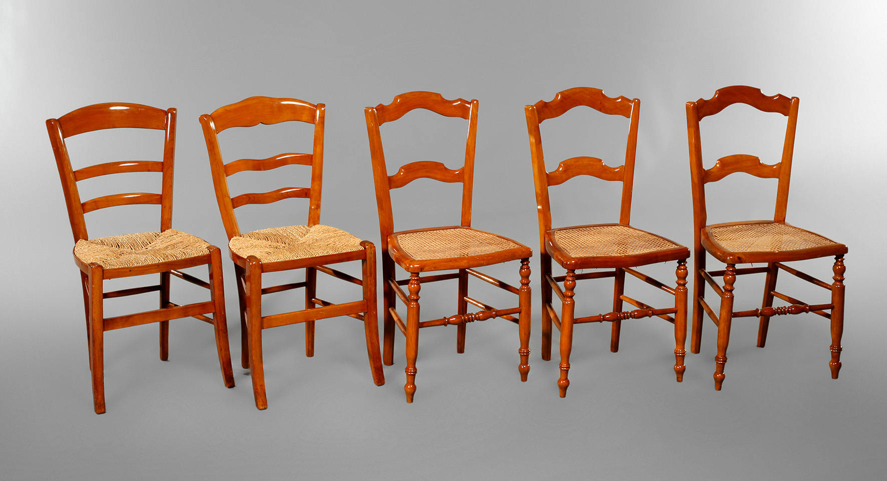 Fünf Stühle Frankreich