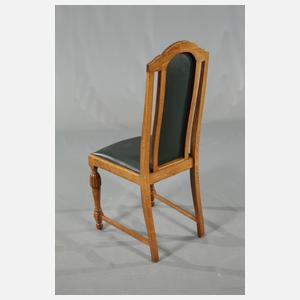 Großer Auszugtisch und sechs Stühle