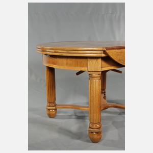 Großer Auszugtisch und sechs Stühle