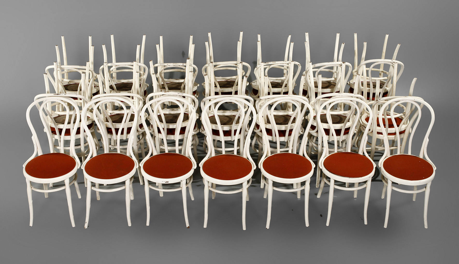 35 Kaffeehausstühle