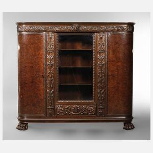 Bücherschrank mit Löwentatzen