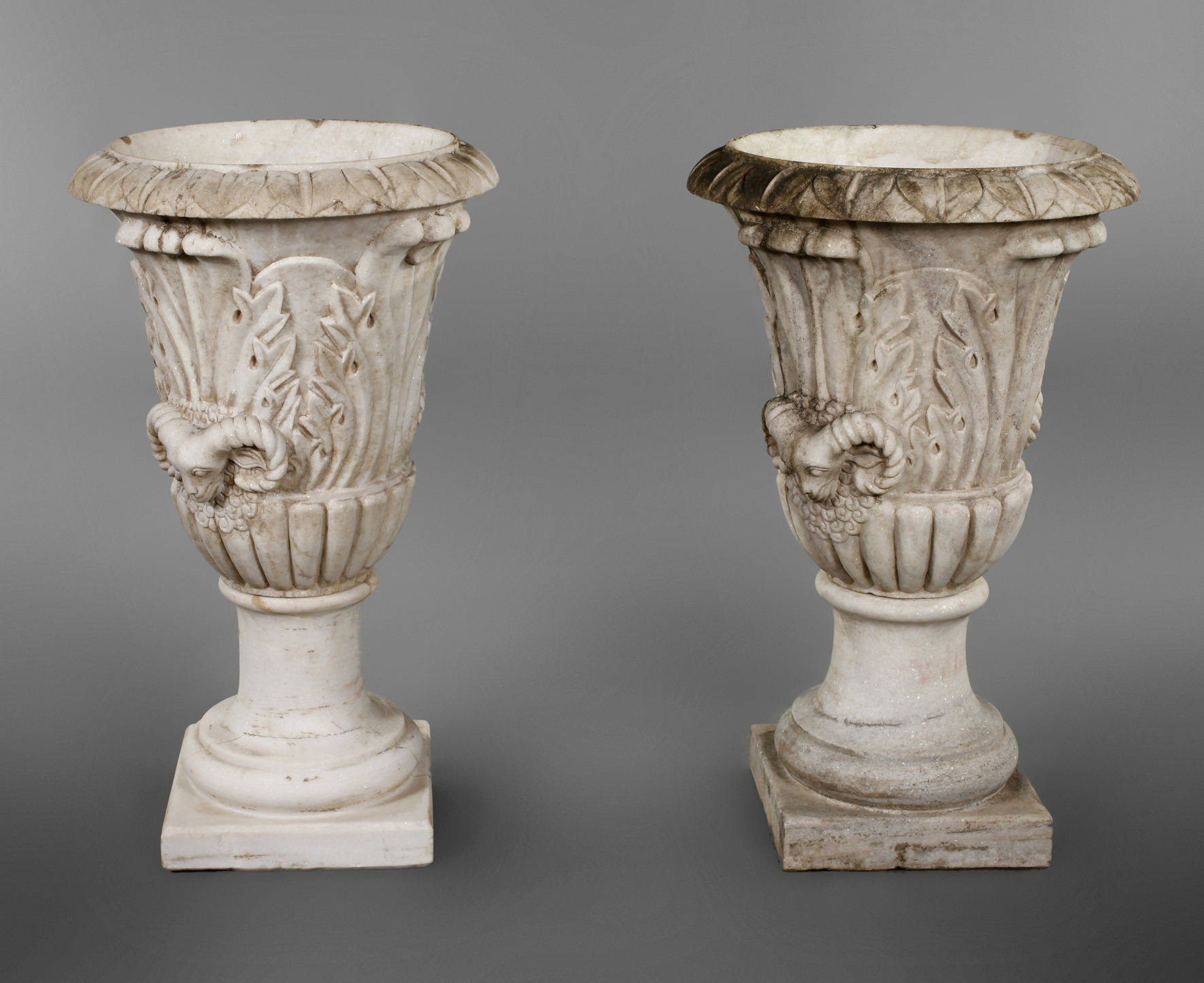 Paar Amphorenvasen Marmor