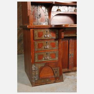 Außergewöhnlicher Bibliotheksschrank