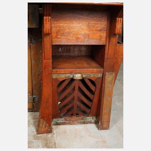 Außergewöhnlicher Bibliotheksschrank