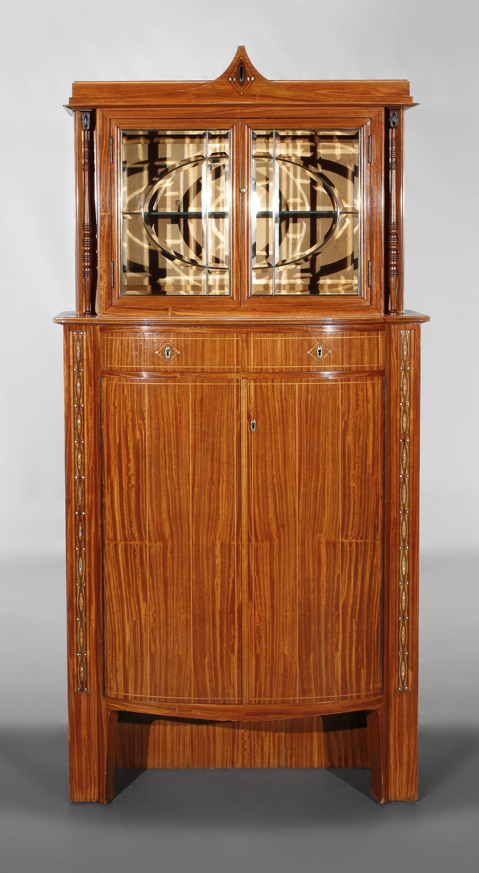 Salonvitrine Jugendstil