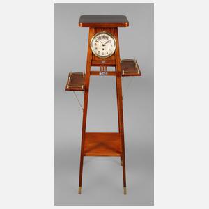 Postament Jugendstil mit Uhr