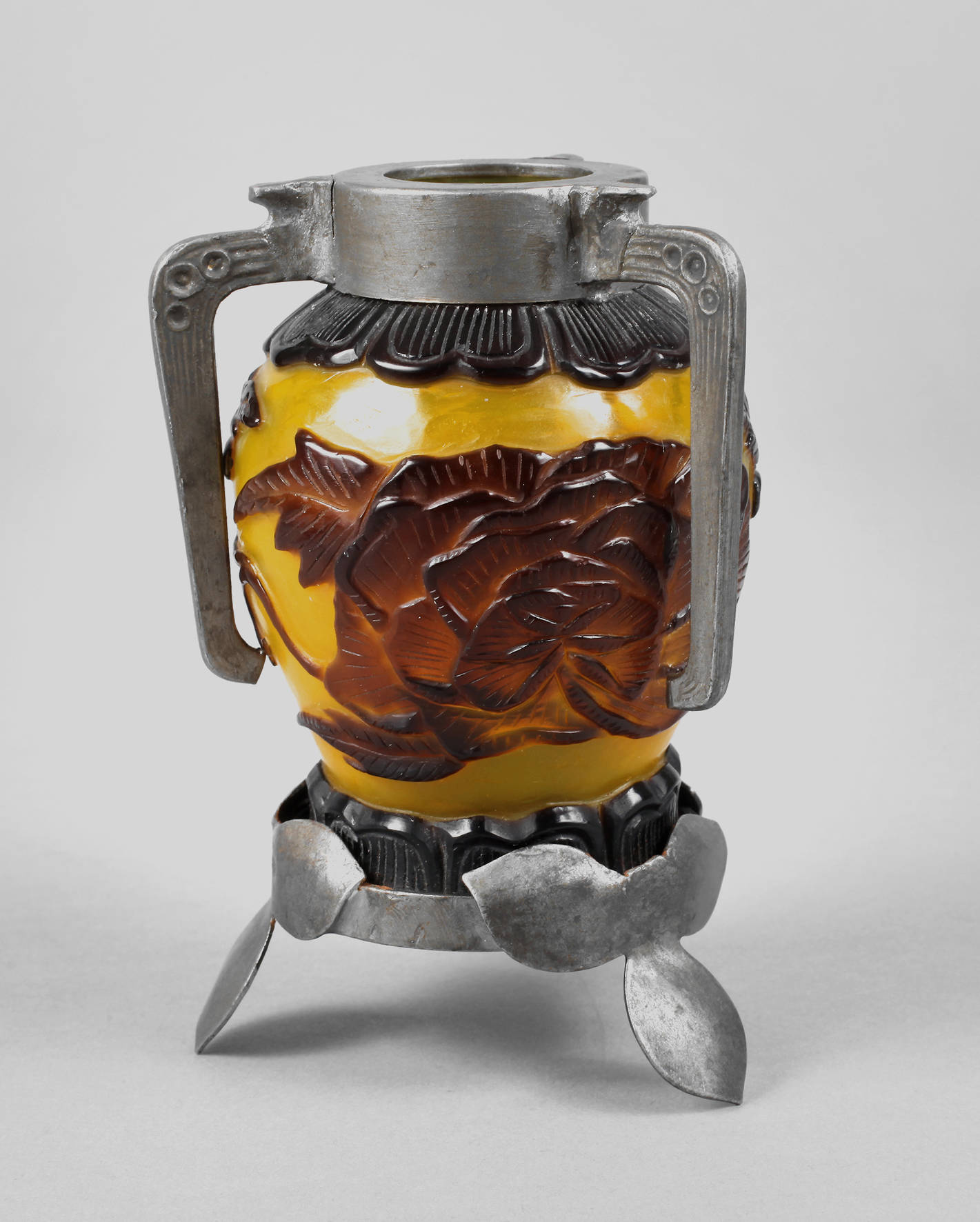 André Delatte montierte Vase