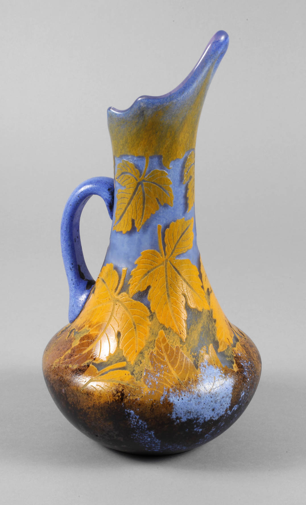 Daum Nancy Krug mit Weinlaubdekor