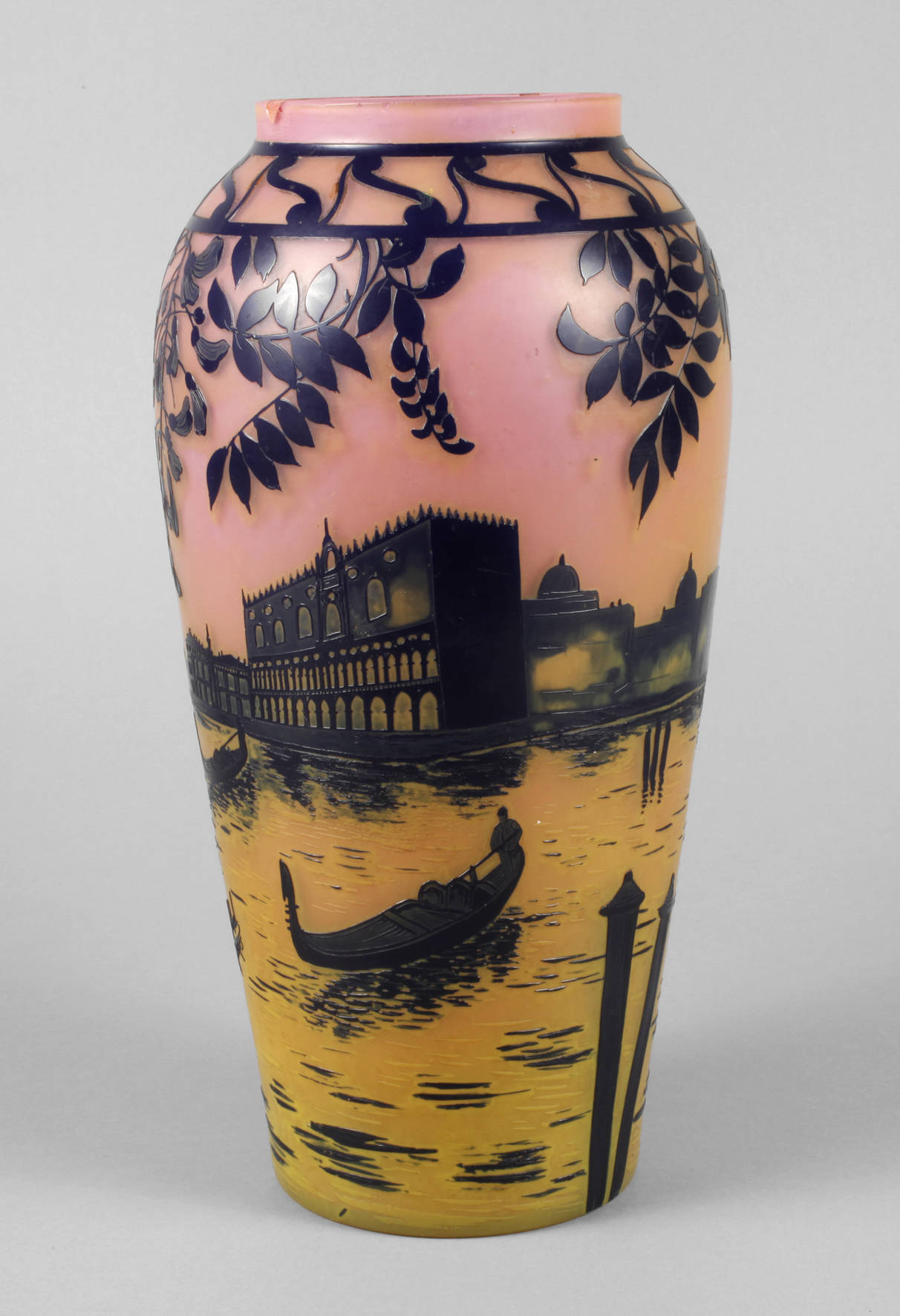Überfang Vase J. Michel Paris