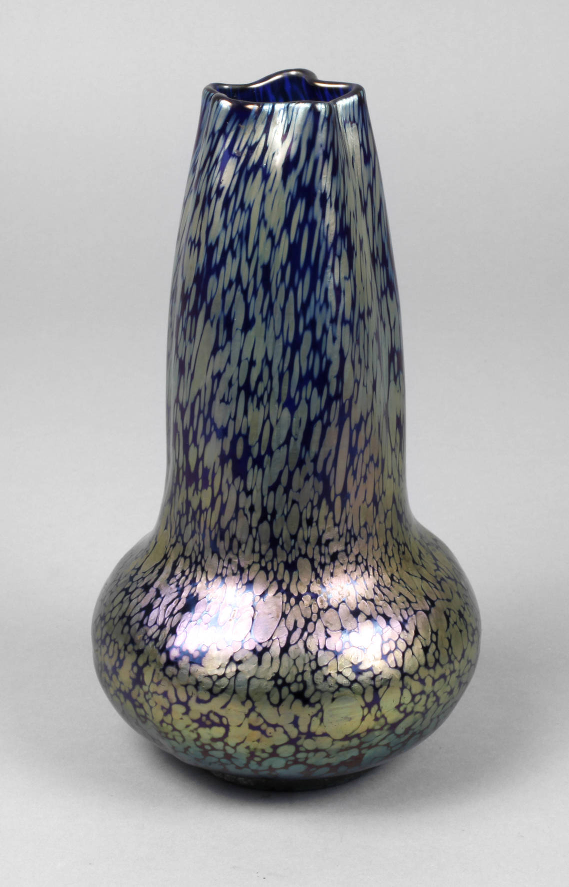 Loetz Wwe. Vase ”Kobalt Papillon”