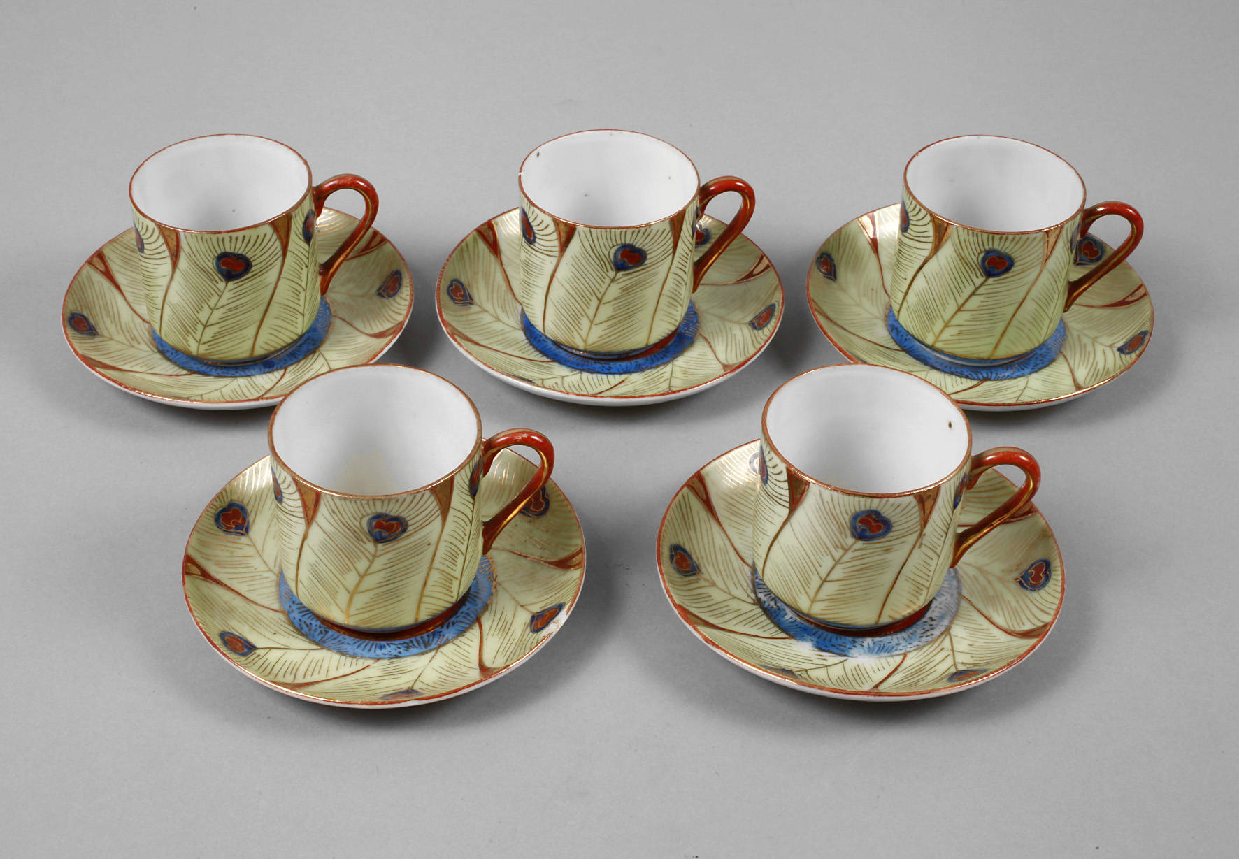 Fünf Mokkatassen Pfauendekor