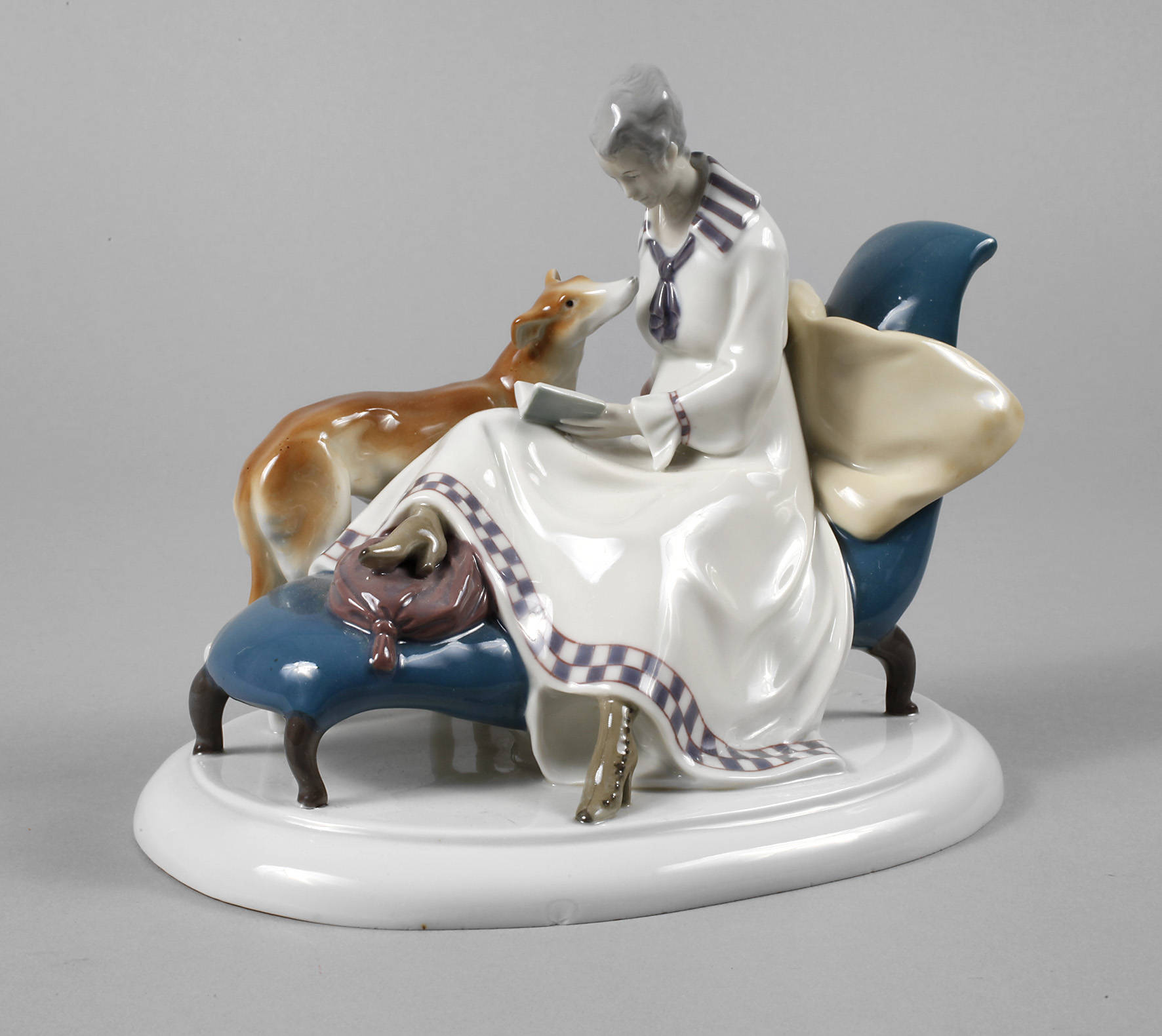 Goebel Jugendstildame mit Windspiel