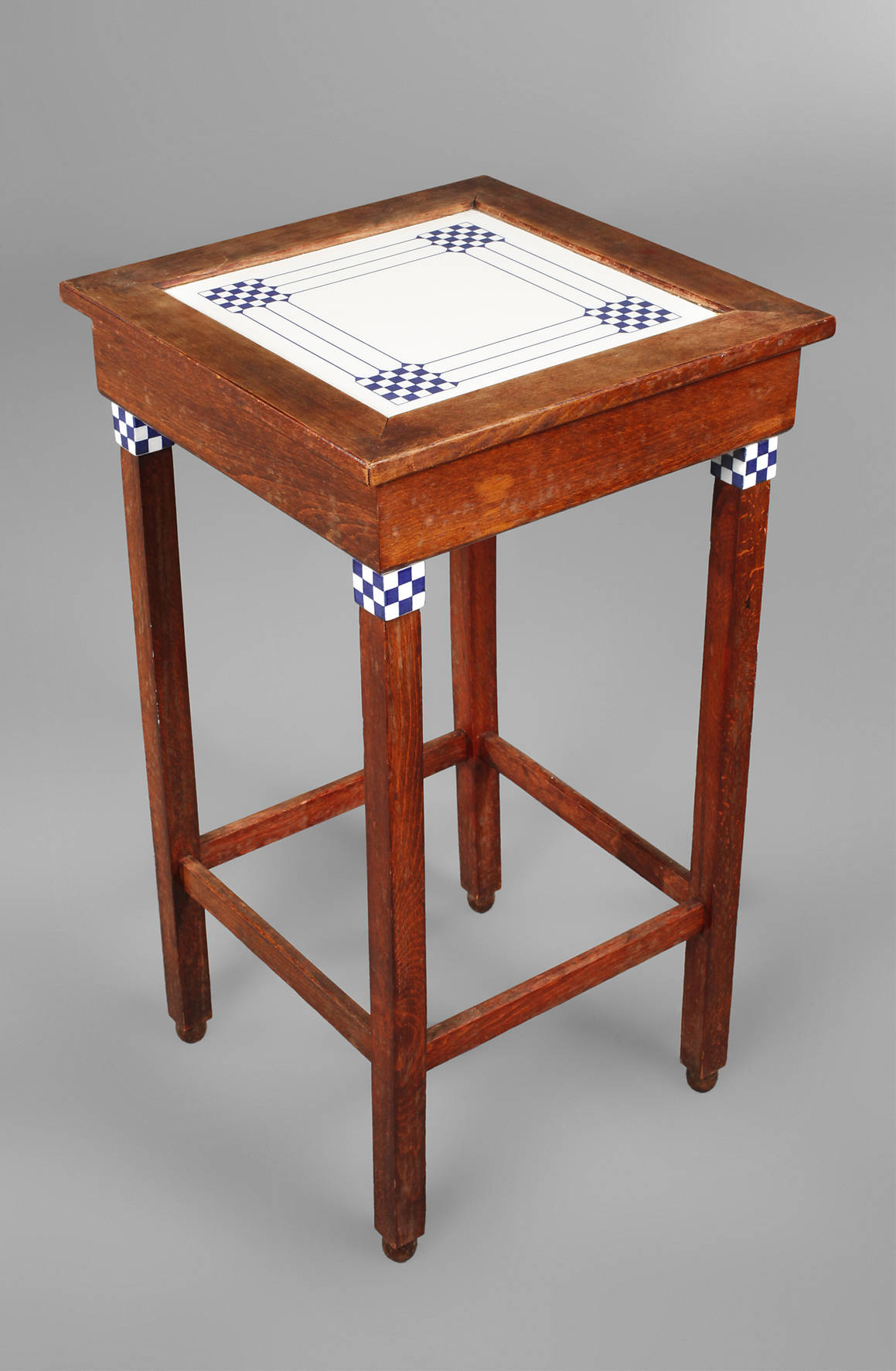 Wächtersbach Tisch Josef Maria Olbrich