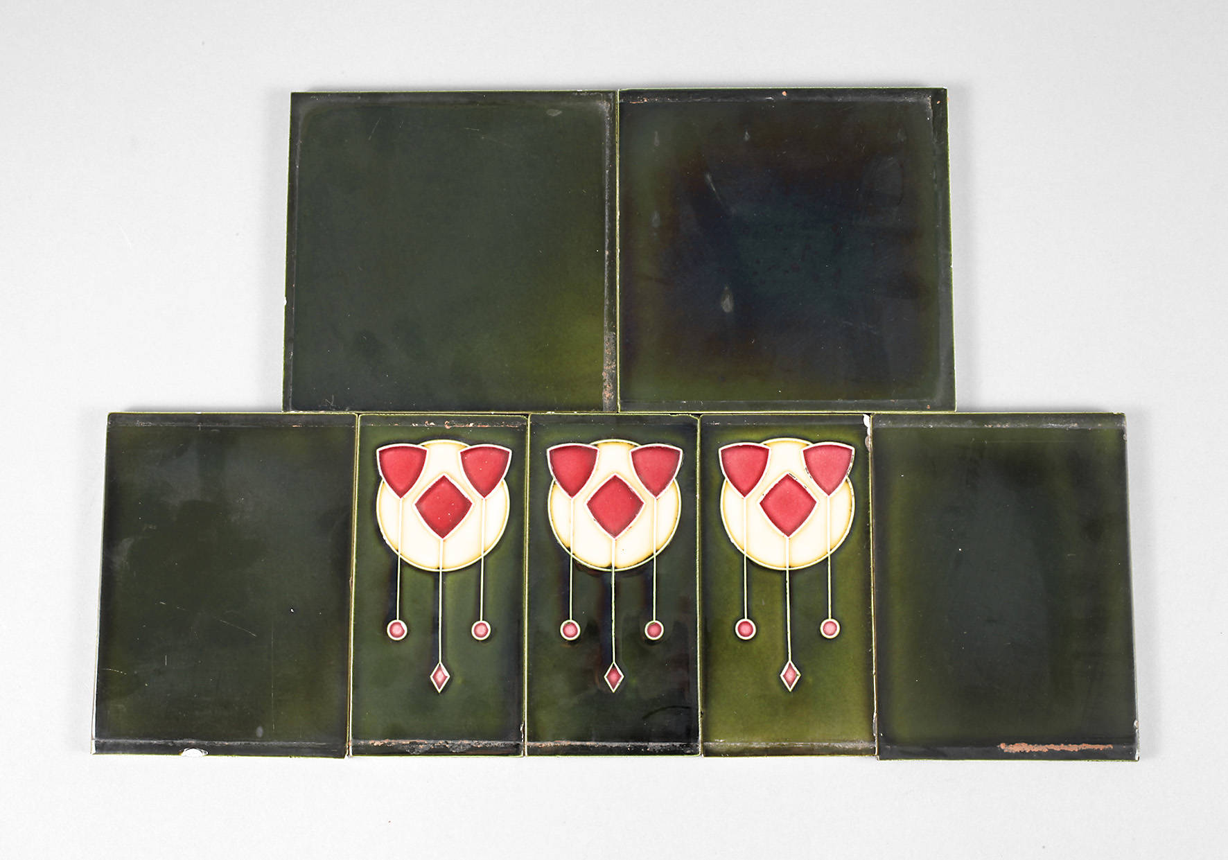 Sieben Jugendstilfliesen