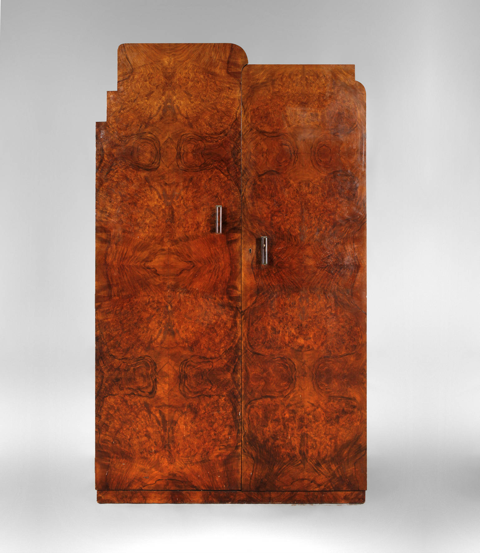 Herrenkleiderschrank