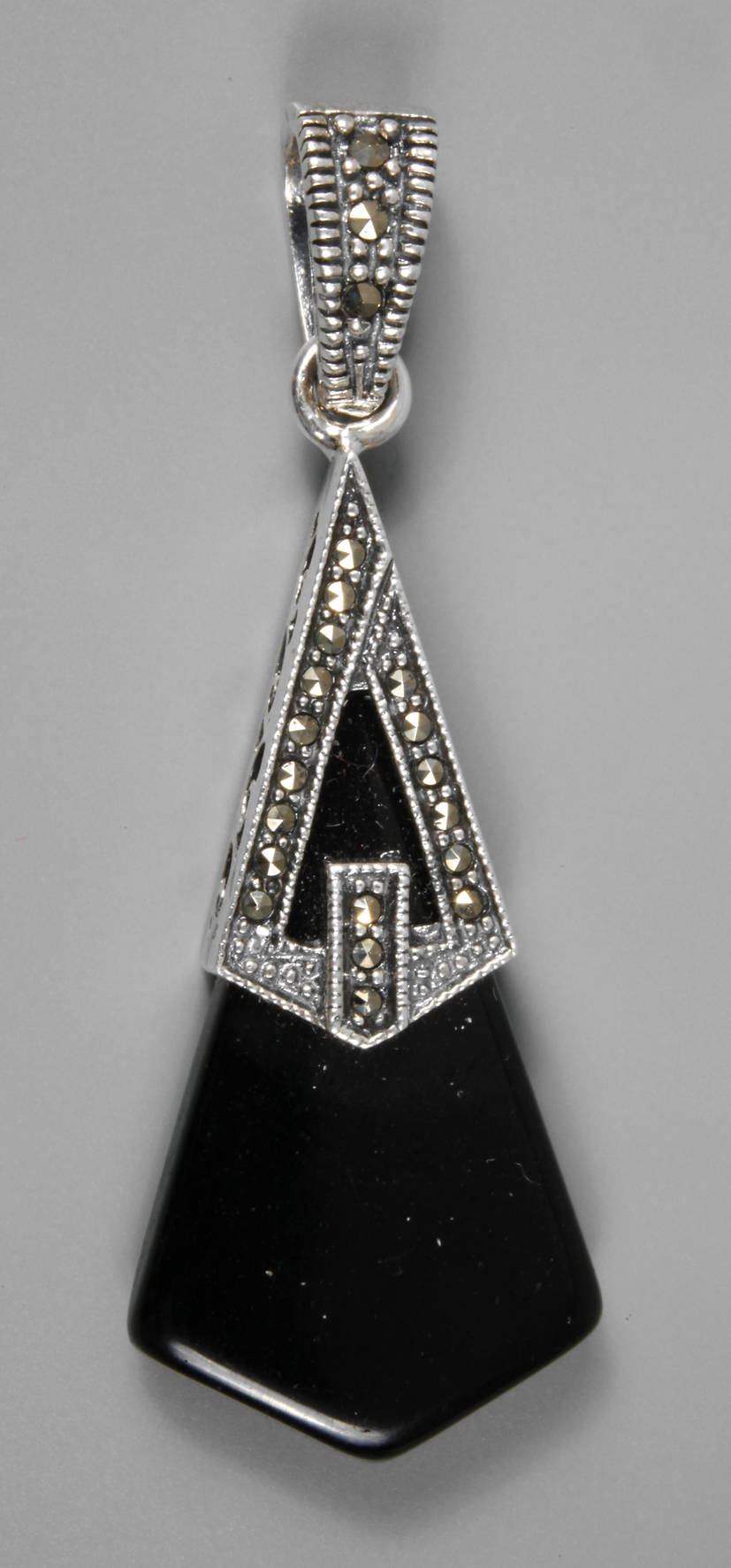 Art déco-Anhänger mit Markasit und Onyx