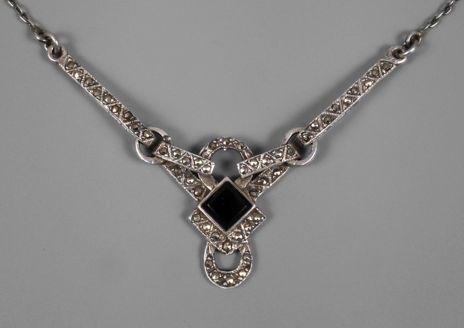 Collier mit Onyx und Markasiten