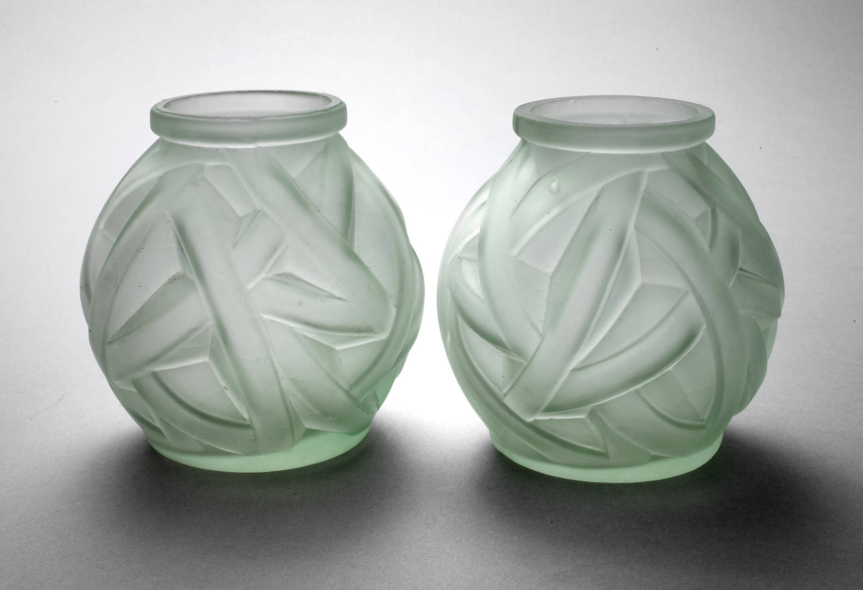 Paar Vasen Chaussures Dressoir