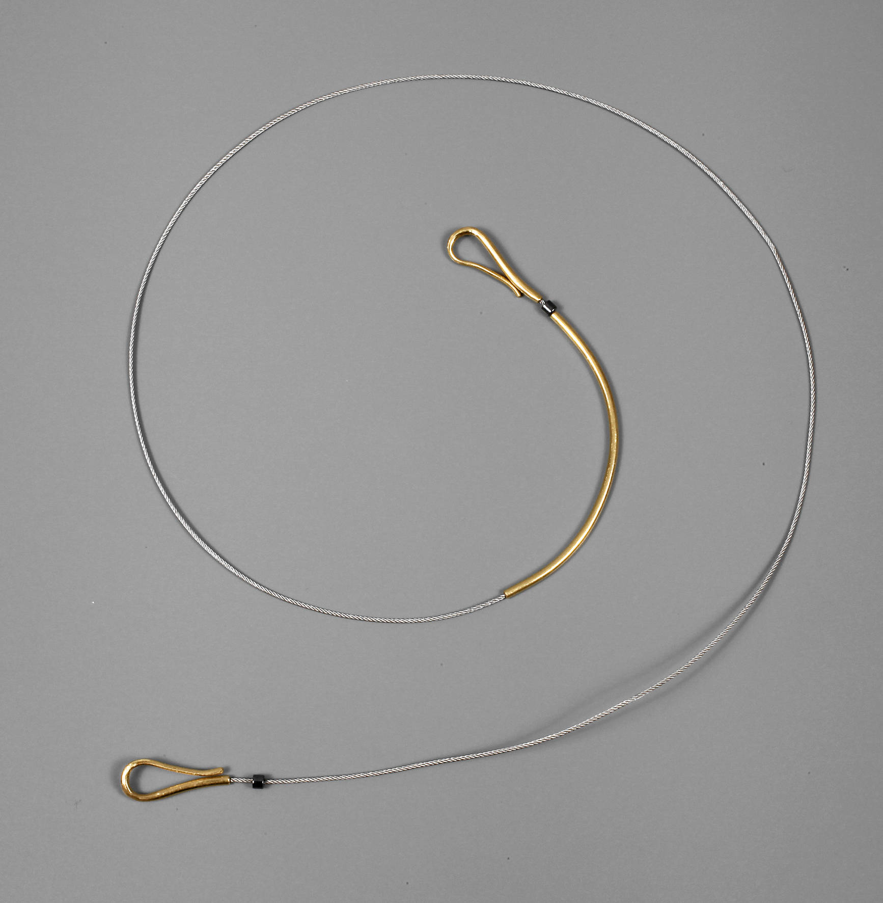 Designcollier Stahl und Gelbgold