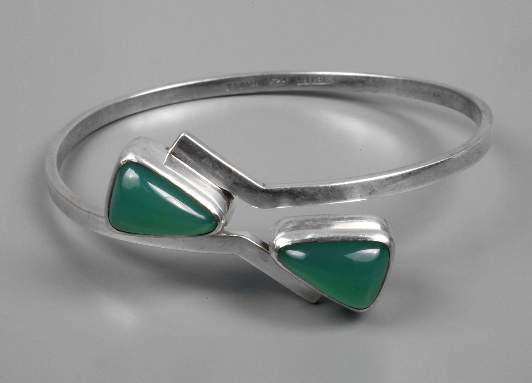 Armspange mit Chrysoprasbesatz