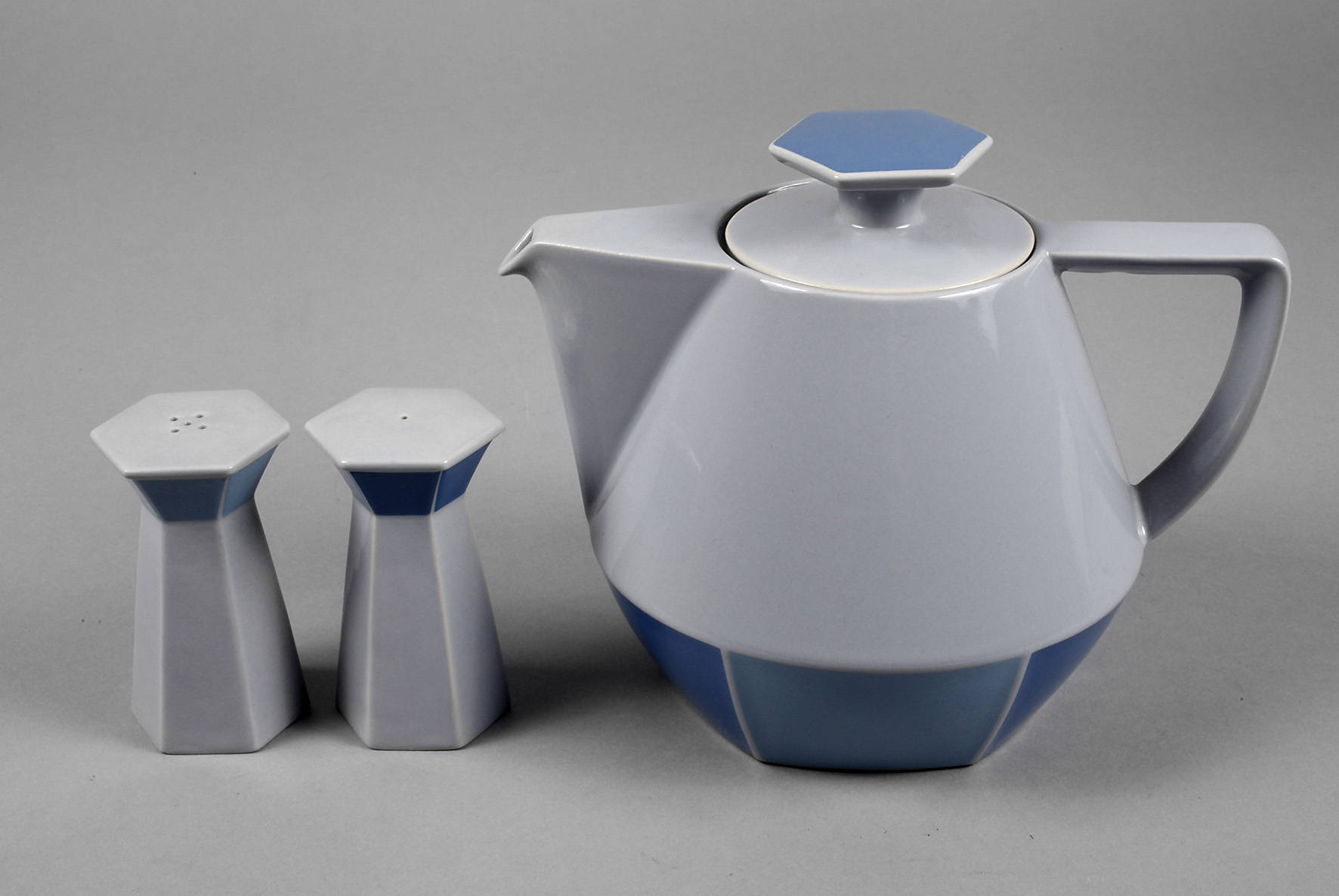 Rosenthal Teekanne mit Salz- und Pfefferstreuer