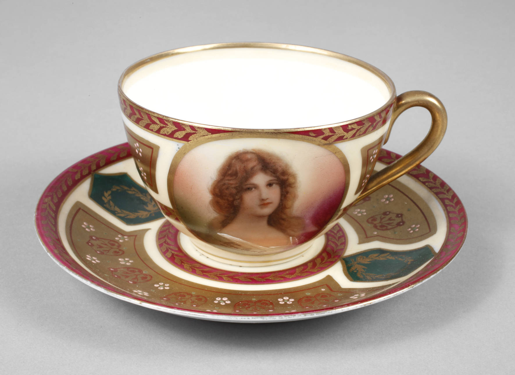 Schwarzburg Sammeltasse Frauenportrait