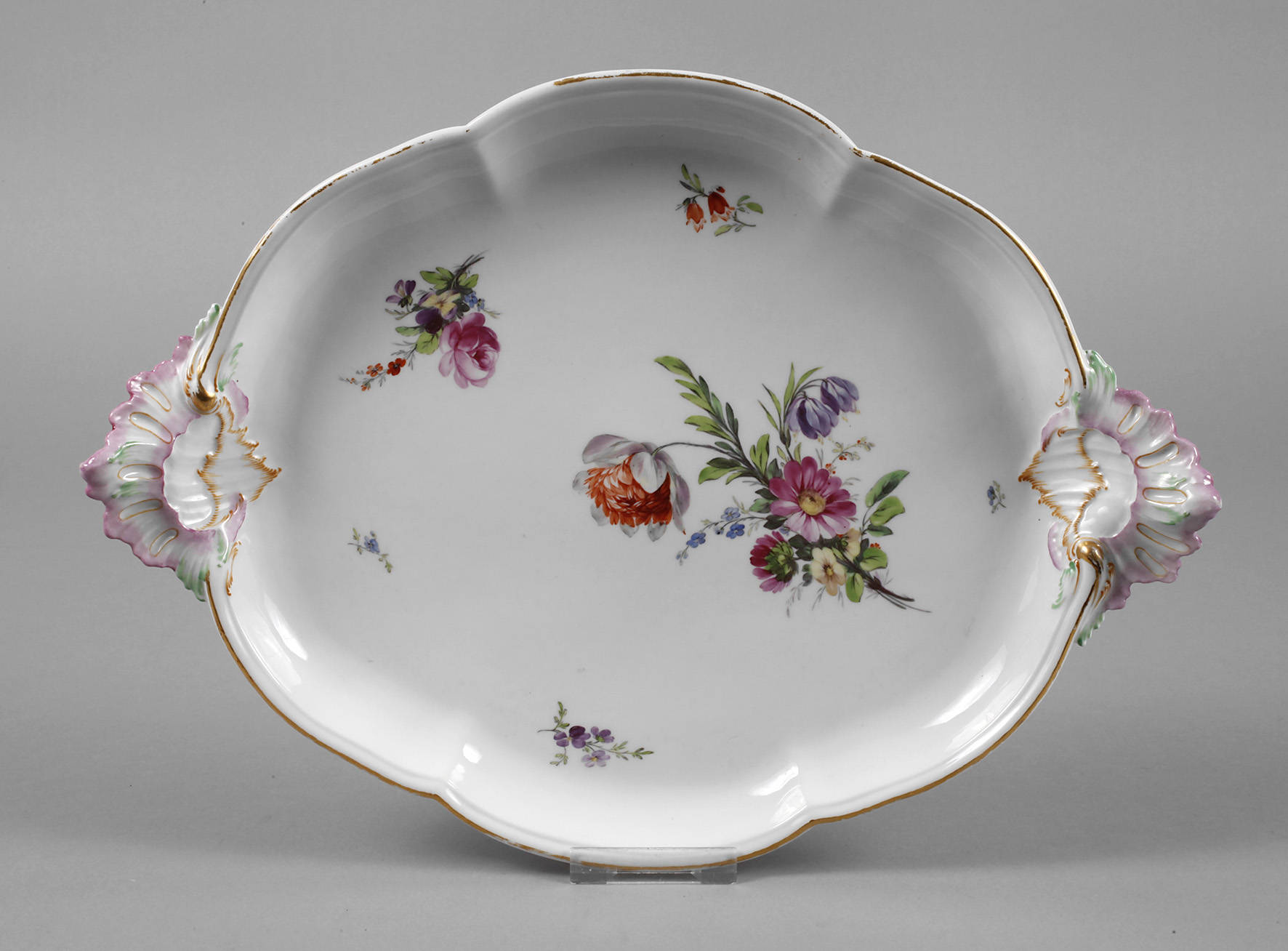 KPM Berlin Platte mit Muschelgriffen