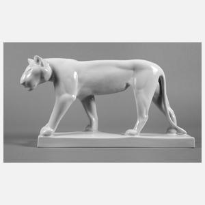 Schwarzburger Werkstätten schreitende Löwin