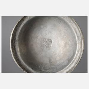 Ansbacher Enghals-Fayencekrug