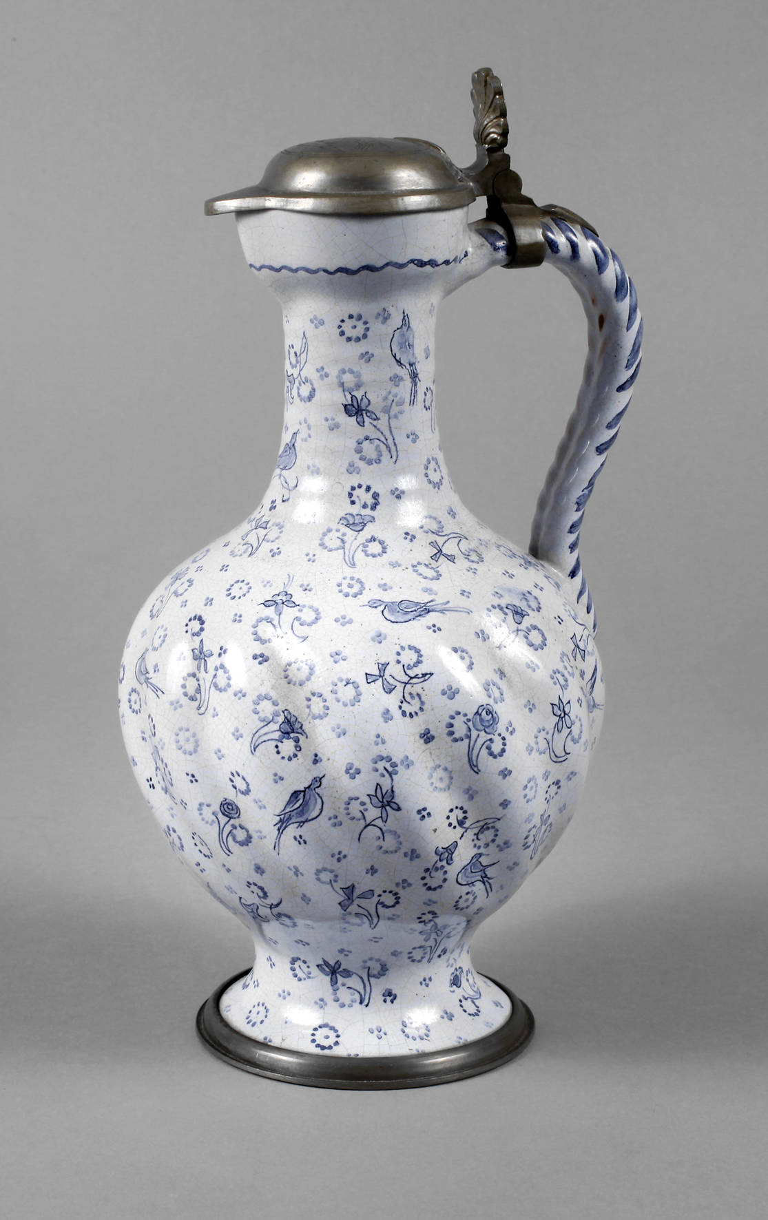 Ansbacher Enghals-Fayencekrug