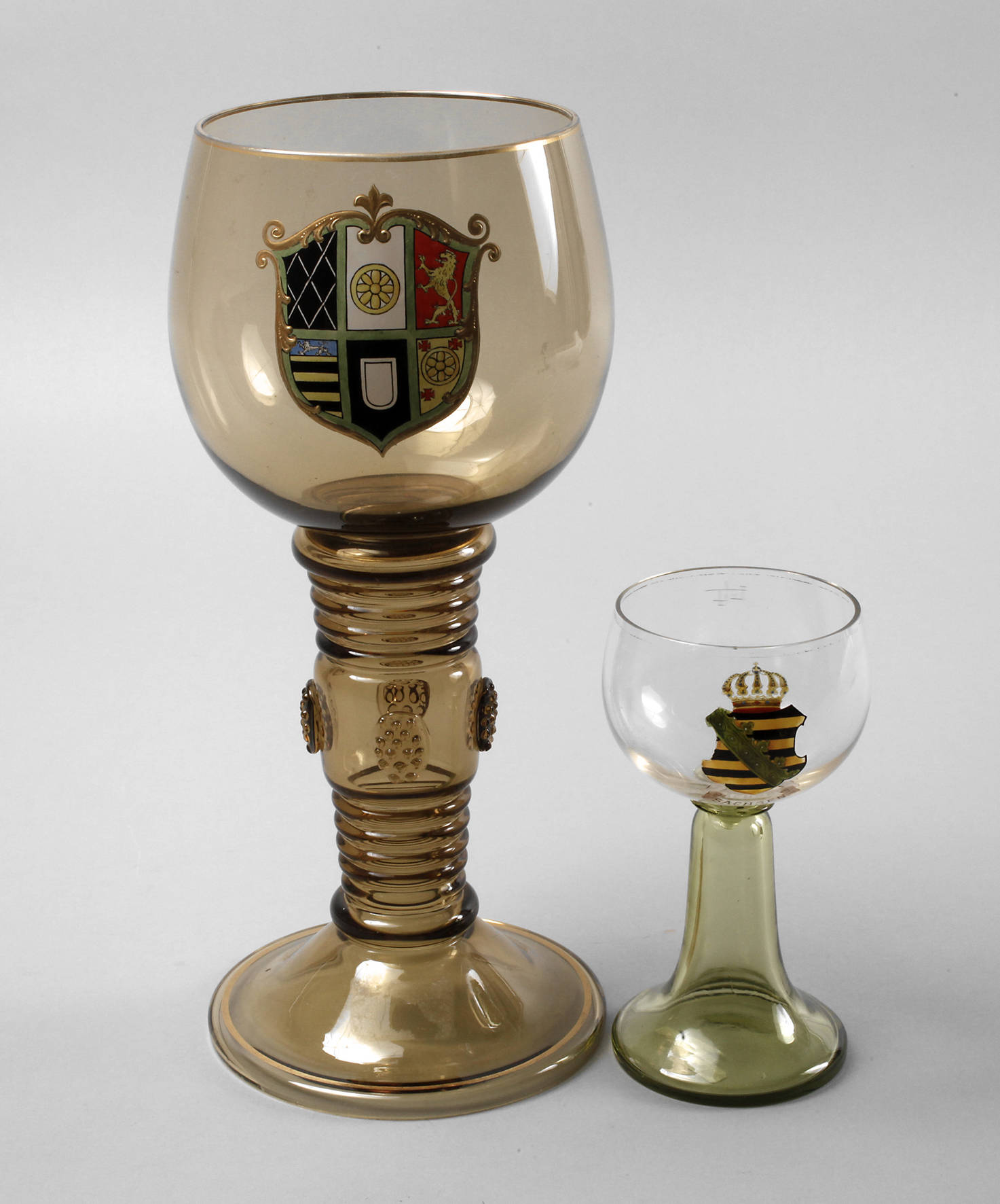 Zwei Wappenrömer Historismus