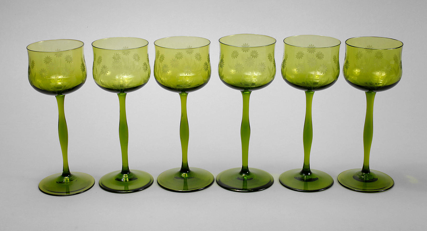 Sechs Weinrömer Jugendstil