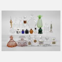 Konvolut Parfumflakons und Riechfläschchen111