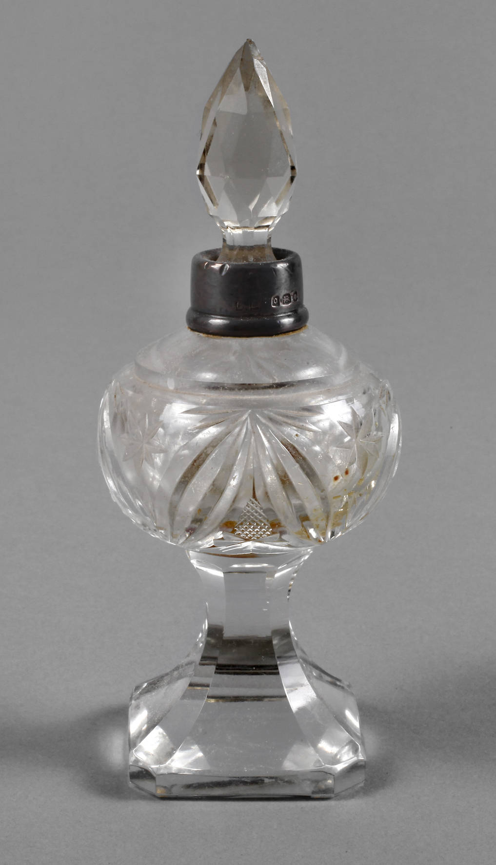 Parfumflakon mit Silbermontierung