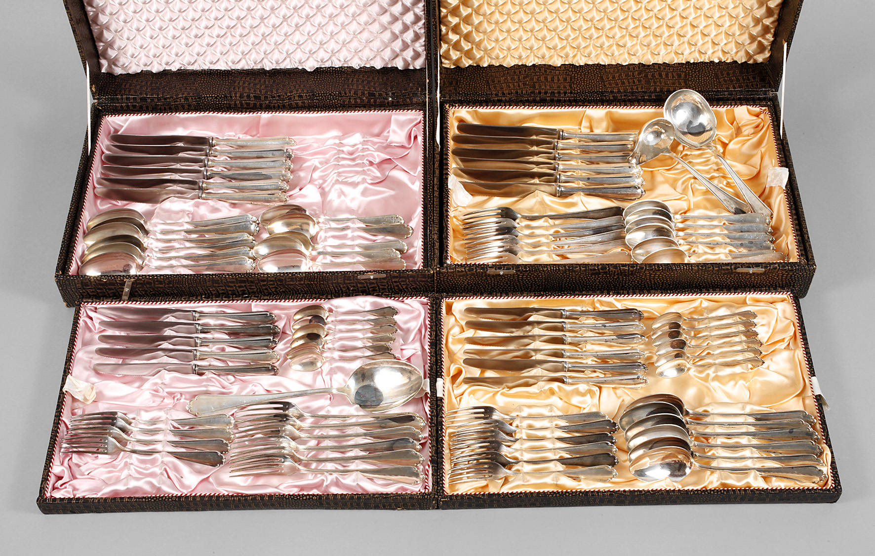 Großes Silberbesteck