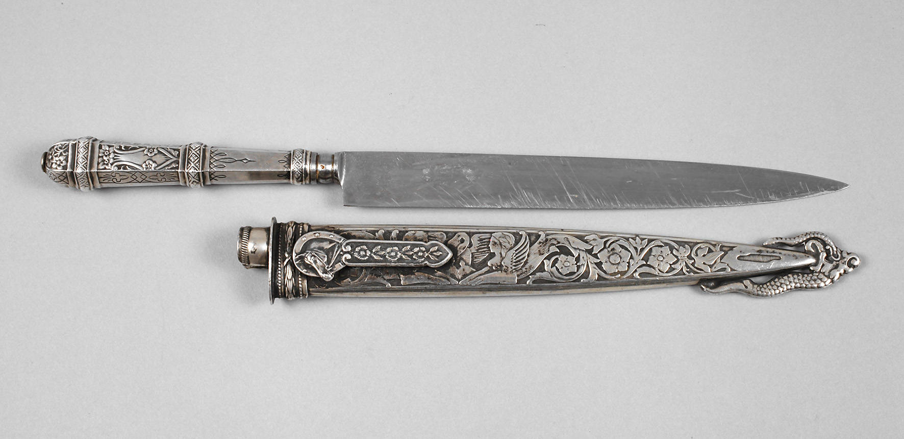 Papiermesser mit Scheide