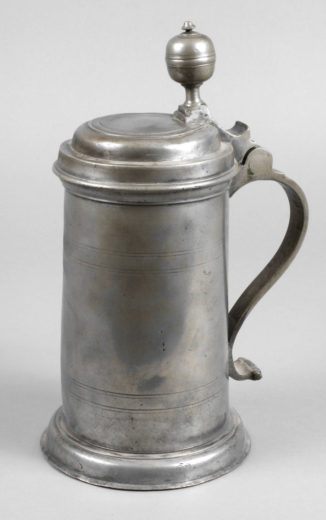 Schwerer Zinnwalzenkrug