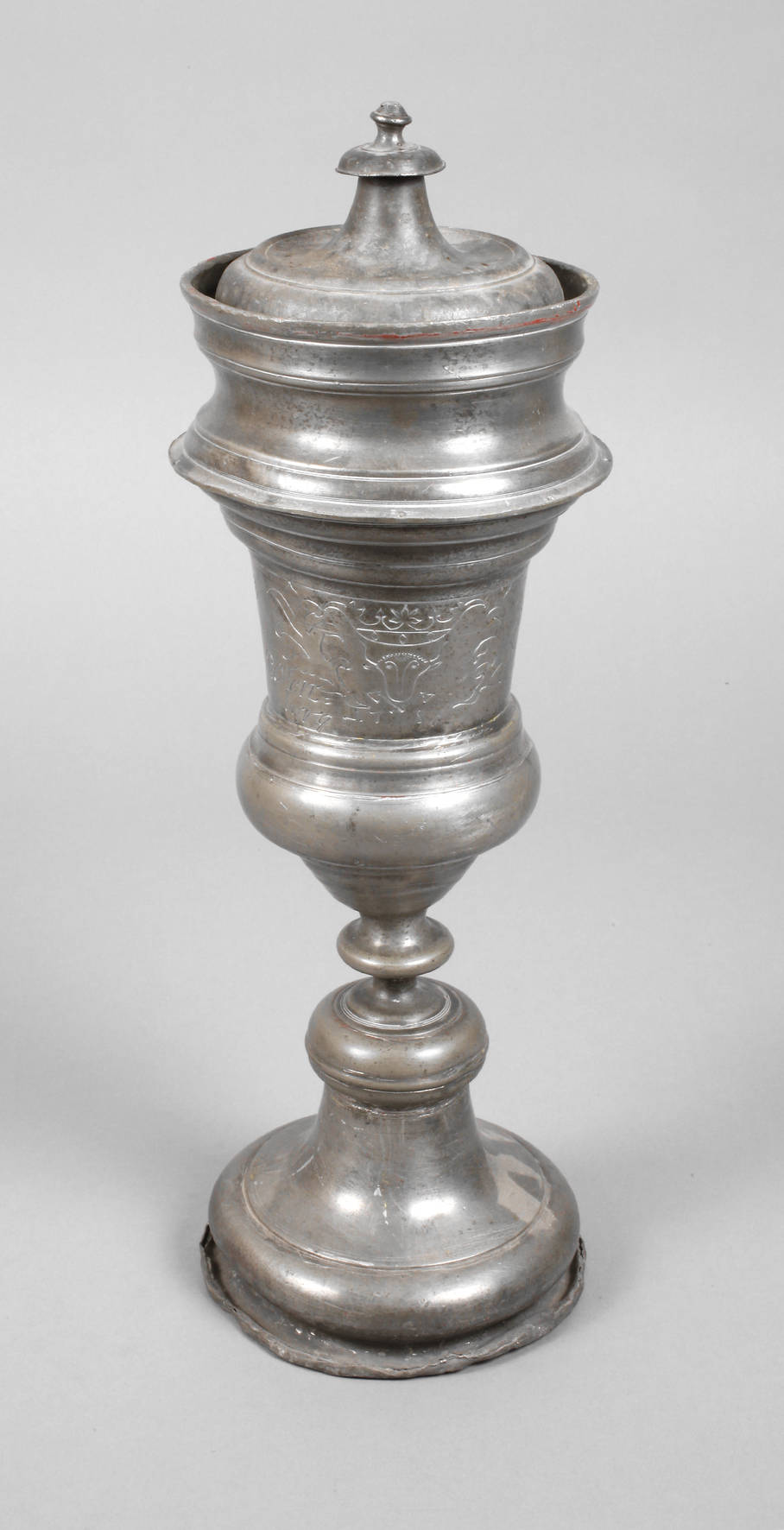 Zinnpokal einer Fleischerinnung