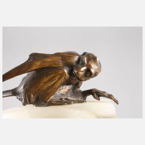 Schale mit Bronzeaffe