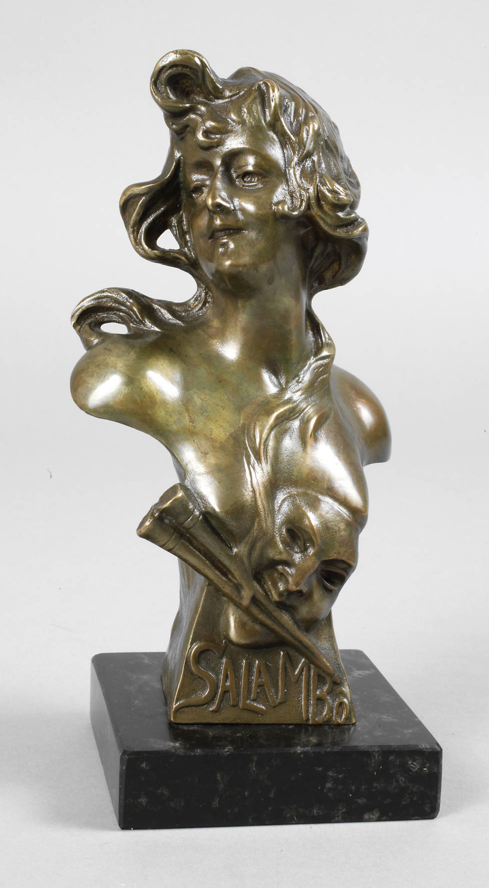 Emmanuel Villanis attr., Mädchenbüste ”Salambo”