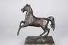 Pferdeskulptur steigender Hengst