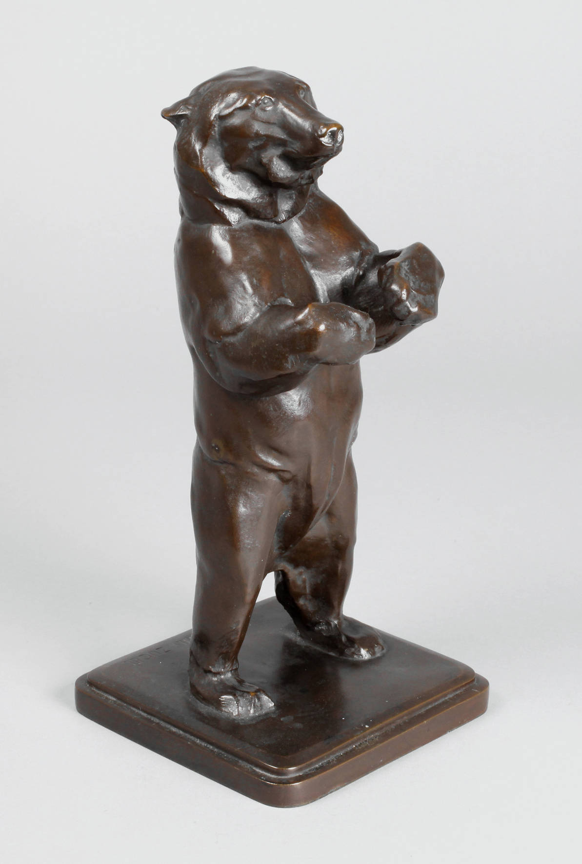 Willy Zügel, stehender Bär