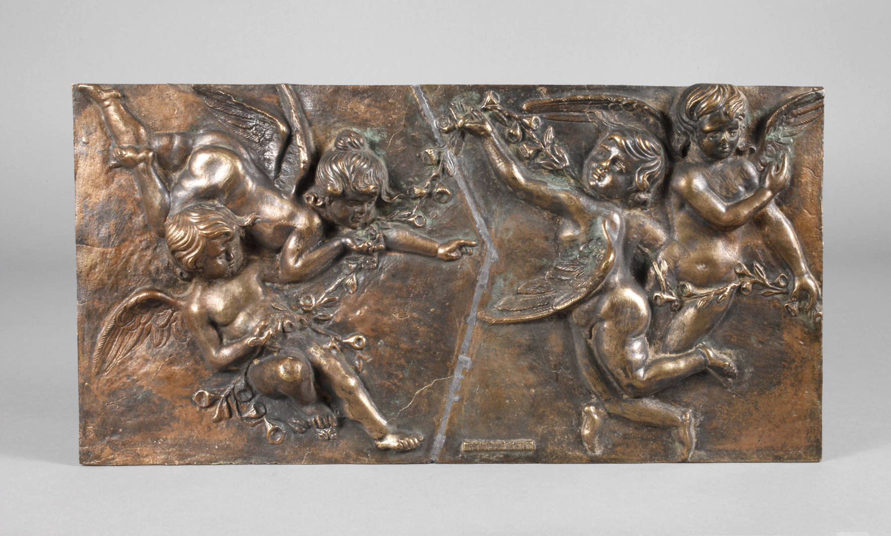 Bronzerelief mit Engeln