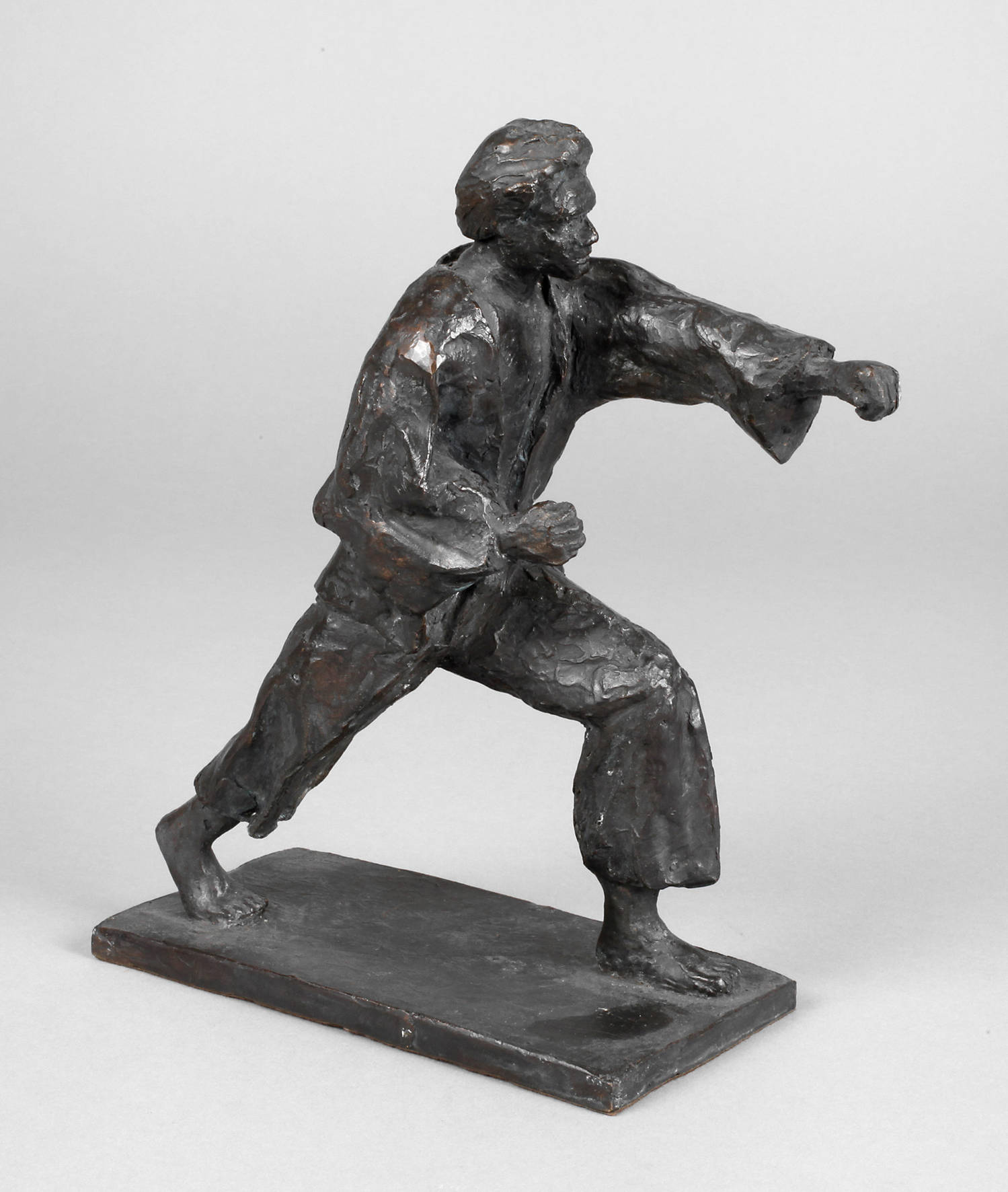 Bronze Karatekämpfer
